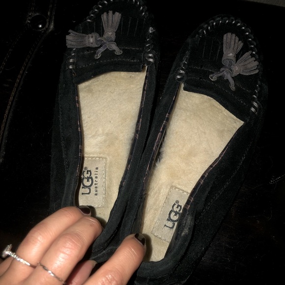 new UGG moccasins sheepskin size 7 black - Picture 1 of 11